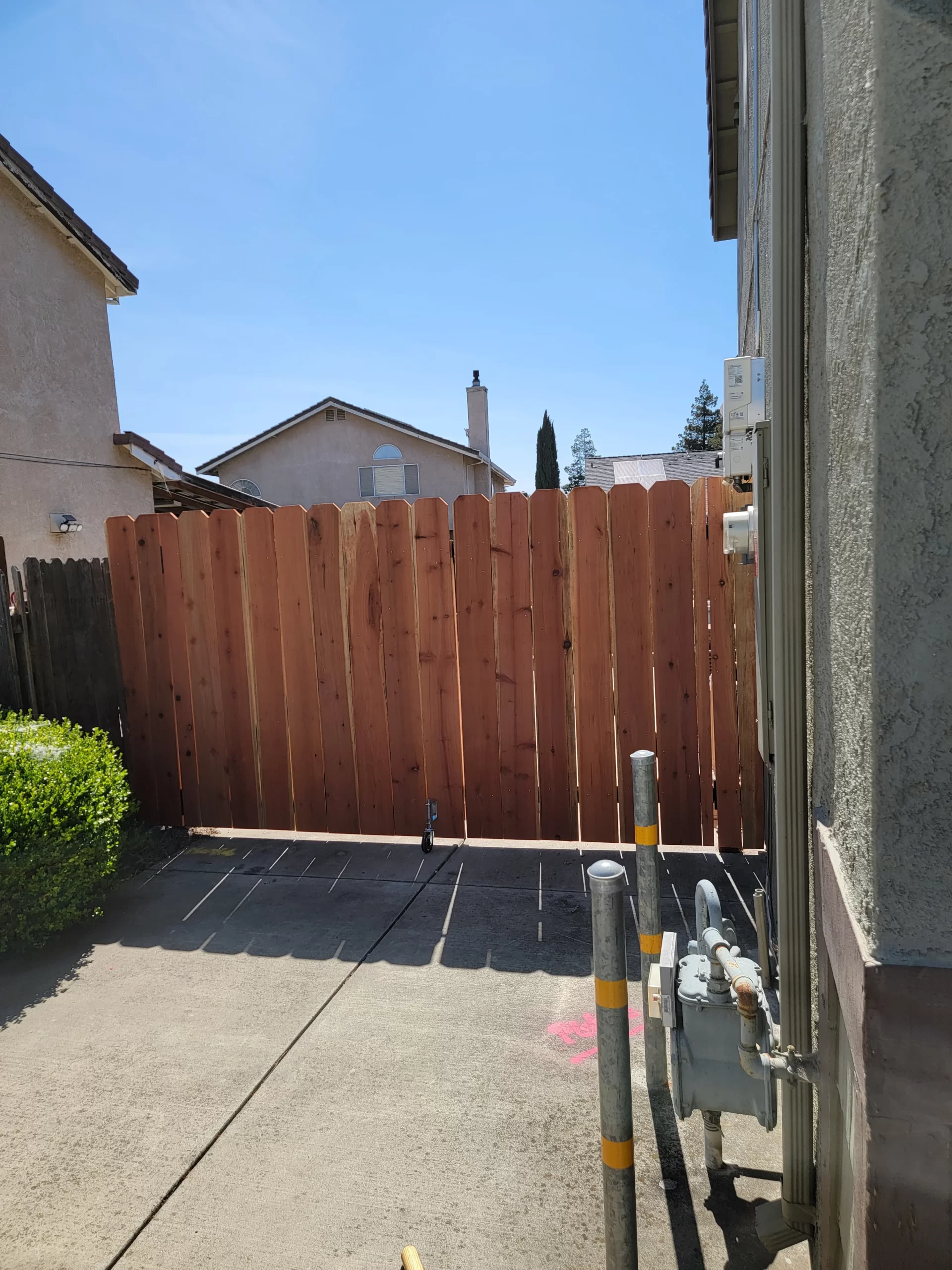 Custom Vehicle and RV Gate 2